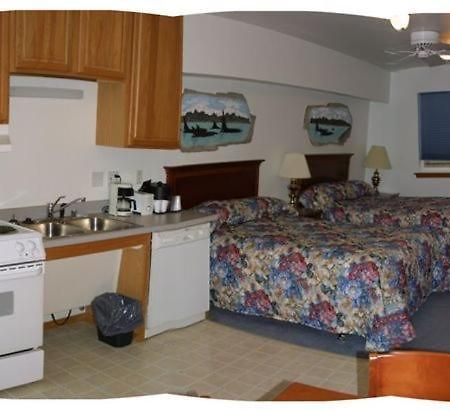 Frontier Suites Hotel In جونو المظهر الخارجي الصورة