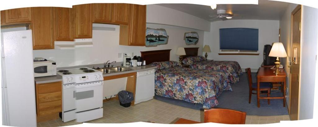 Frontier Suites Hotel In جونو المظهر الخارجي الصورة