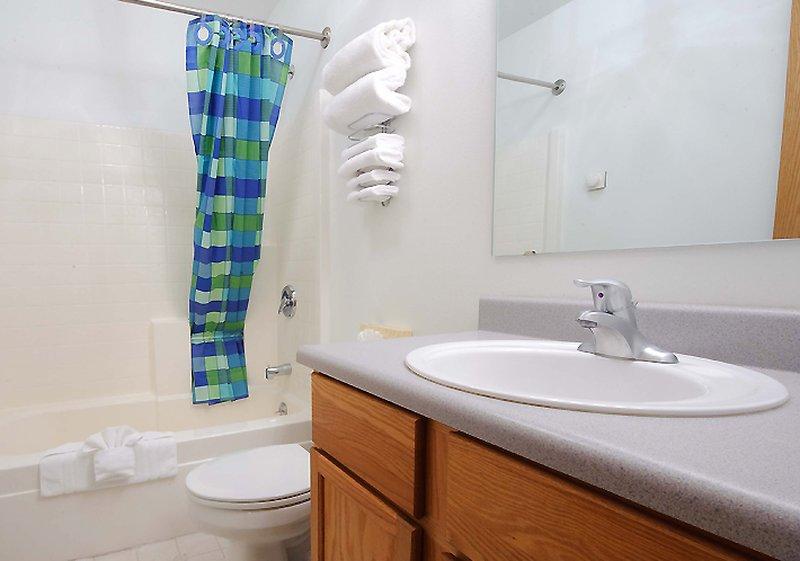 Frontier Suites Hotel In جونو المظهر الخارجي الصورة