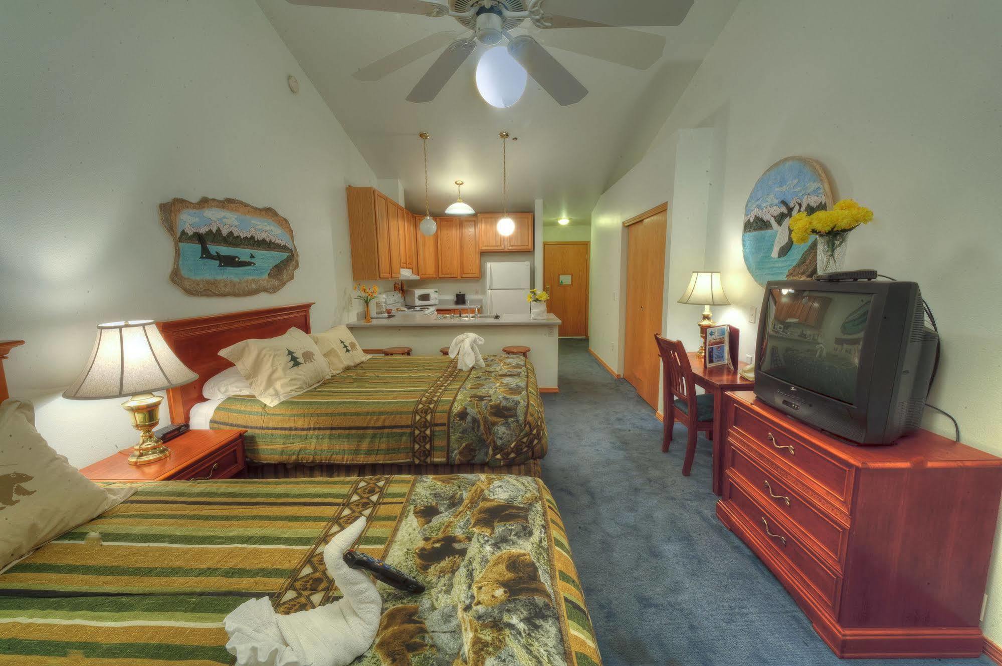 Frontier Suites Hotel In جونو المظهر الخارجي الصورة
