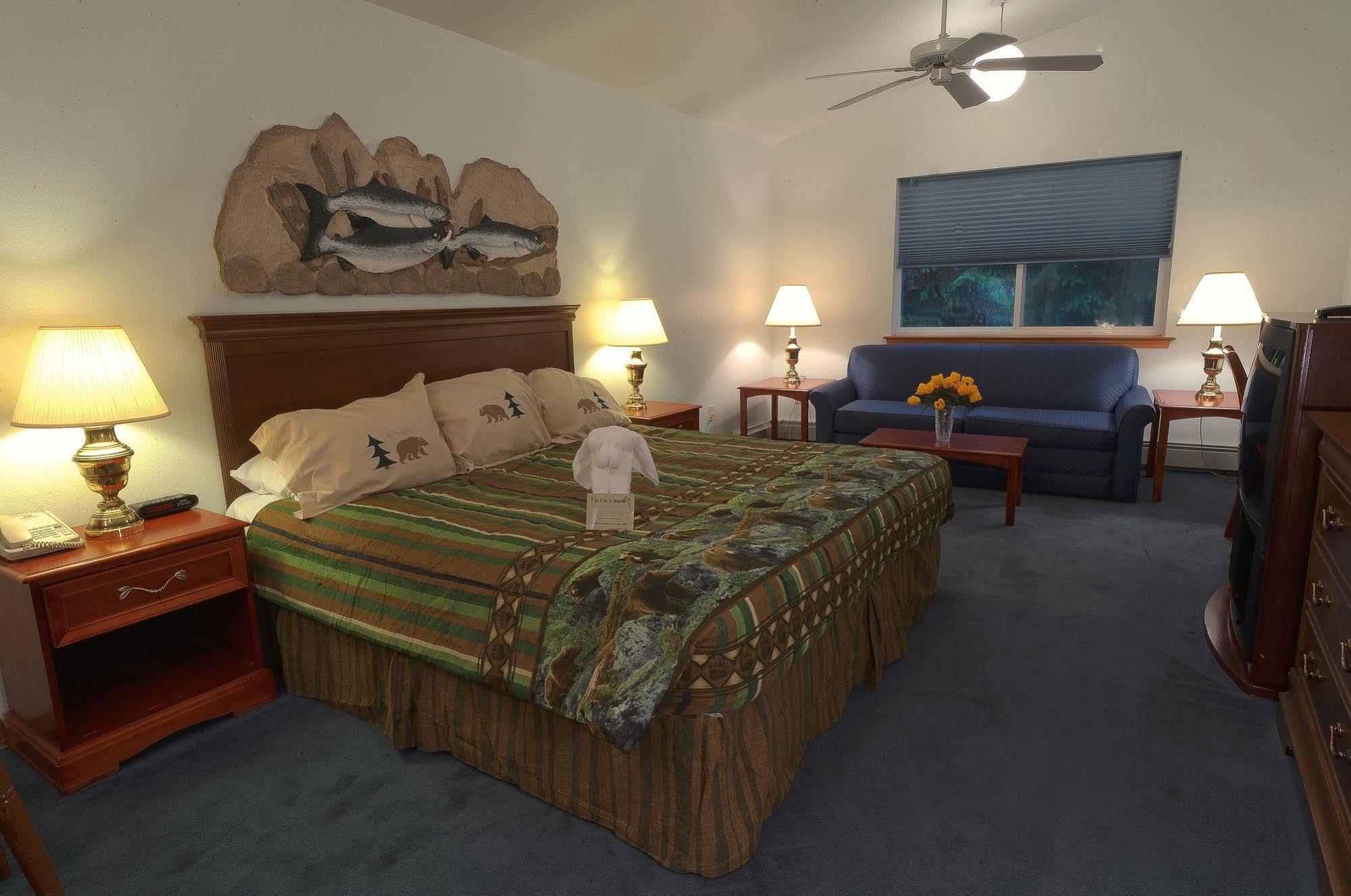 Frontier Suites Hotel In جونو المظهر الخارجي الصورة